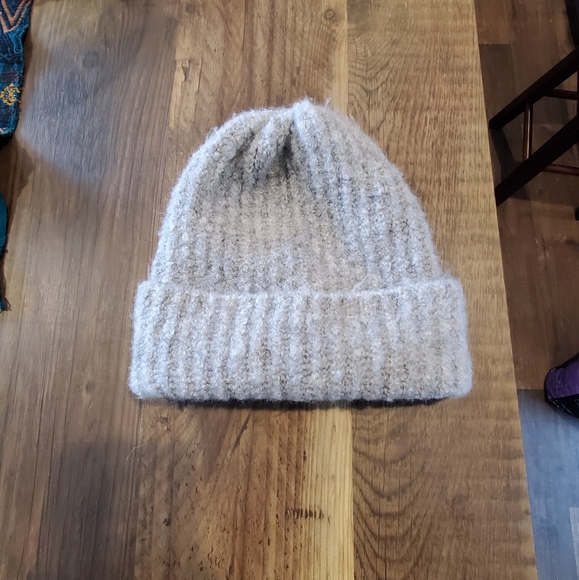 Winter hat - Picture 2 of 3